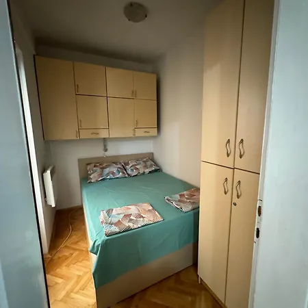 S Apartment